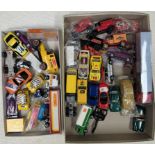 2 Trays of loose diecast including Matchbox, Hotwheels etc