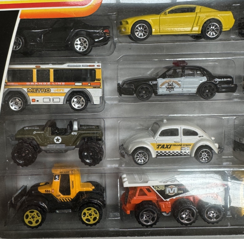 A boxed Matchbox 20 pack set ready for action models - Image 2 of 4