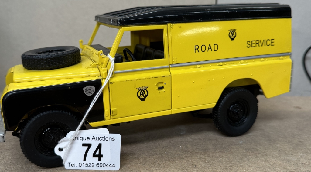 A Universal Hobbies 1/18 scale AA Road service Land Rover (Missing rear door)