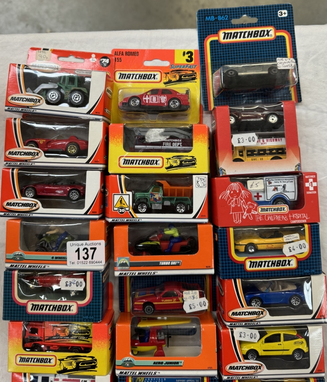 A large box of Matchbox models - Bild 2 aus 3