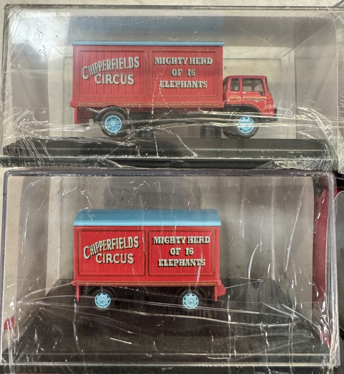24 Oxford Diecast Chipperfields circus models - Image 3 of 11