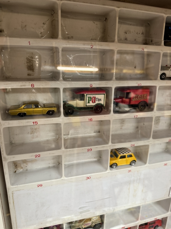Matchbox shop display a/f with cars including Superfast in very good to mint condition - Image 2 of 5