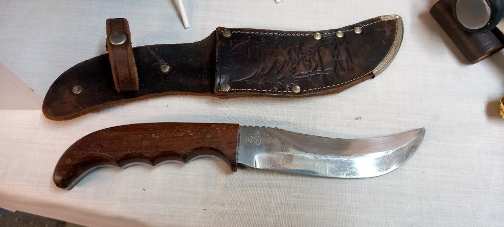 Five vintage knives. - Image 2 of 11