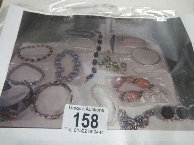 A mixed lot of costume jewellery