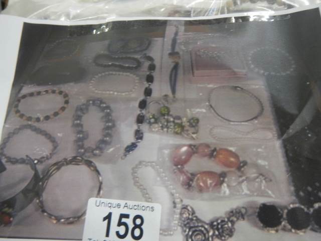 A mixed lot of costume jewellery - Image 2 of 2
