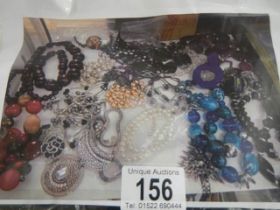 A mixed lot of costume jewellery