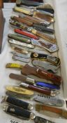 A good lot of vintage penknives.