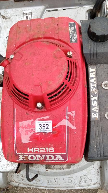 A Honda HR216 SX Easy Start Petrol Lawnmower - Image 2 of 5