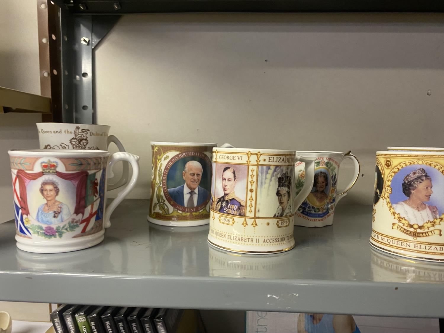 A quantity of commemorative mugs - Image 2 of 3