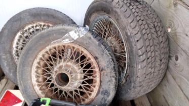 3 Decorative wire wheels