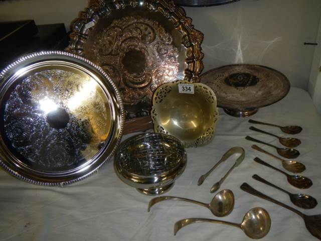 A mixed lot of silver plate. - Image 2 of 3