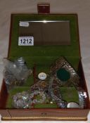 A vintage jewellery box & contents