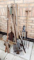 A quantity of vintage garden tools COLLECT ONLY