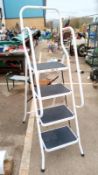 A large as new 4 step ladder