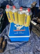 A pack of Butane gas canisters & Super delux bluet