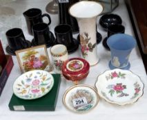 A quantity of chine including Coalport, Minton & Wedgwood, etc COLLECT ONLY