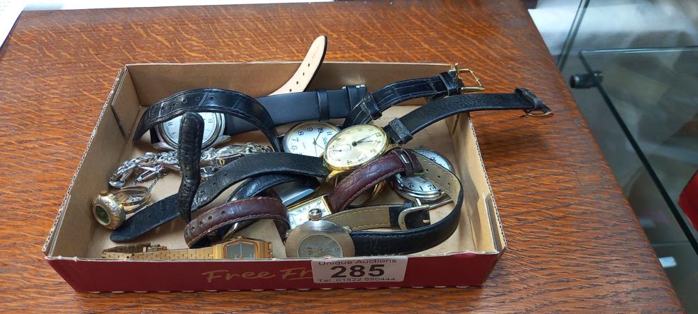 A mixed lot of wrist watches etc