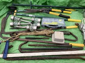 A quantity of iron bars, Solar lights & shears