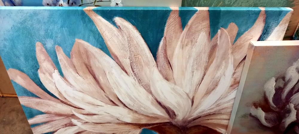 5 Floral decorative canvases - Image 2 of 6