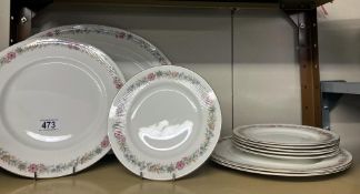 A quantity of Paragon Belinda plates