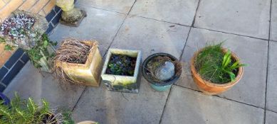 A stone effect planter & 4 other ceramic