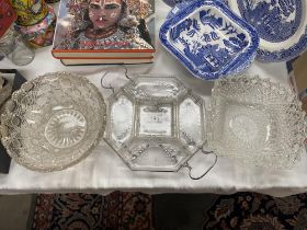 A 1930's glass hors d'oeuvres dish in chrome frame & 2 bowls COLLECT ONLY