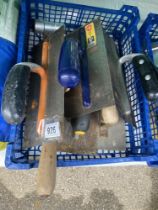 A quantity of trowels etc