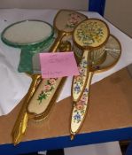 A dressing table set (mirror cracked)