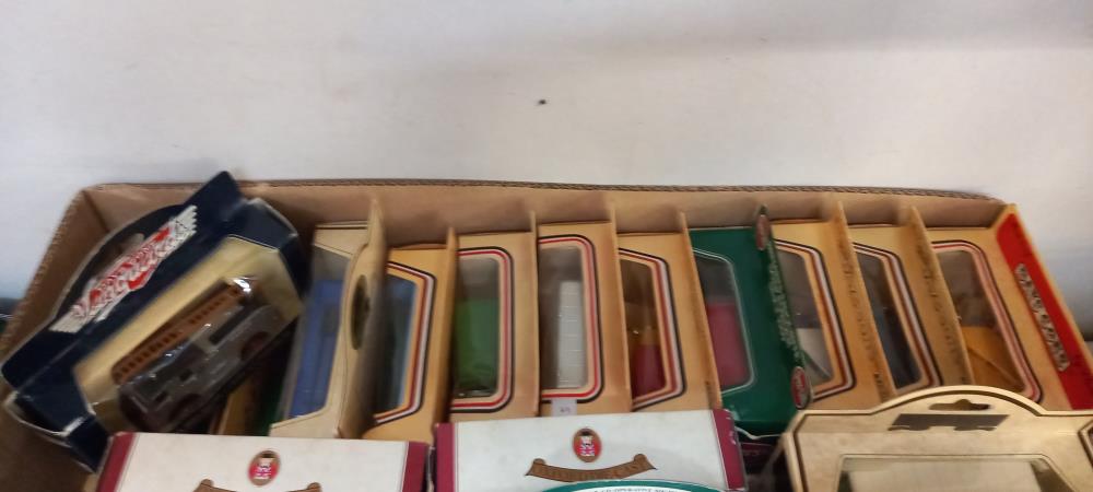 A box of Oxford diecast & Lledo boxed models - Image 4 of 4