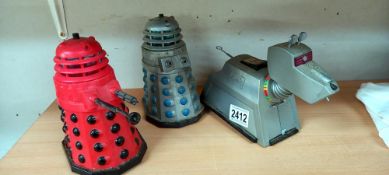 A Doctor Who battery operated 2 Tomy daleks & 1 to 9 untested