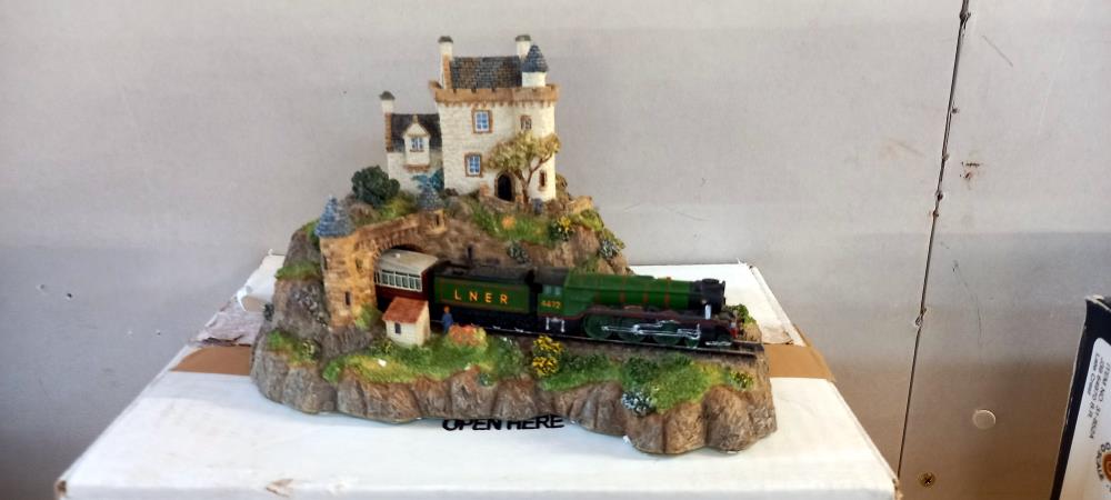 2 Danbury mint steaming into history & steaming North Jane Hart dioramas with certificates. (Only - Image 2 of 5