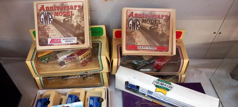 A good selection of mixed diecast including Days gone, Lledo & 2 models of yesteryear gift set - Image 2 of 4