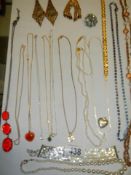 A good lot of vintage necklaces.