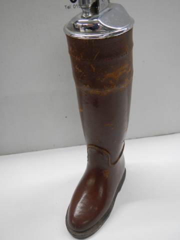 An unusual cigarette lighter in the form of a leather boot. - Image 3 of 5