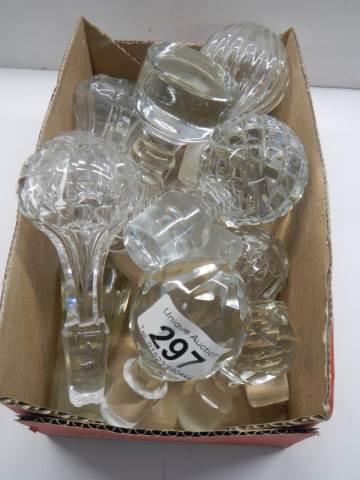 Approximately 20 glass decanter stoppers, various sizes - Image 4 of 4