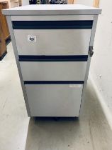 3 drawer small filing cabinet