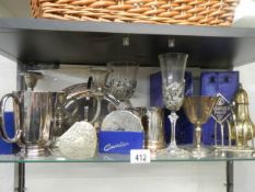 A good lot of boxed and un-boxed silver plate.