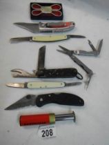 A mixed lot of vintage pen knives etc.,