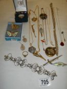 A mixed lot of costume jewellery.