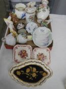 A mixed lot of ceramic items.