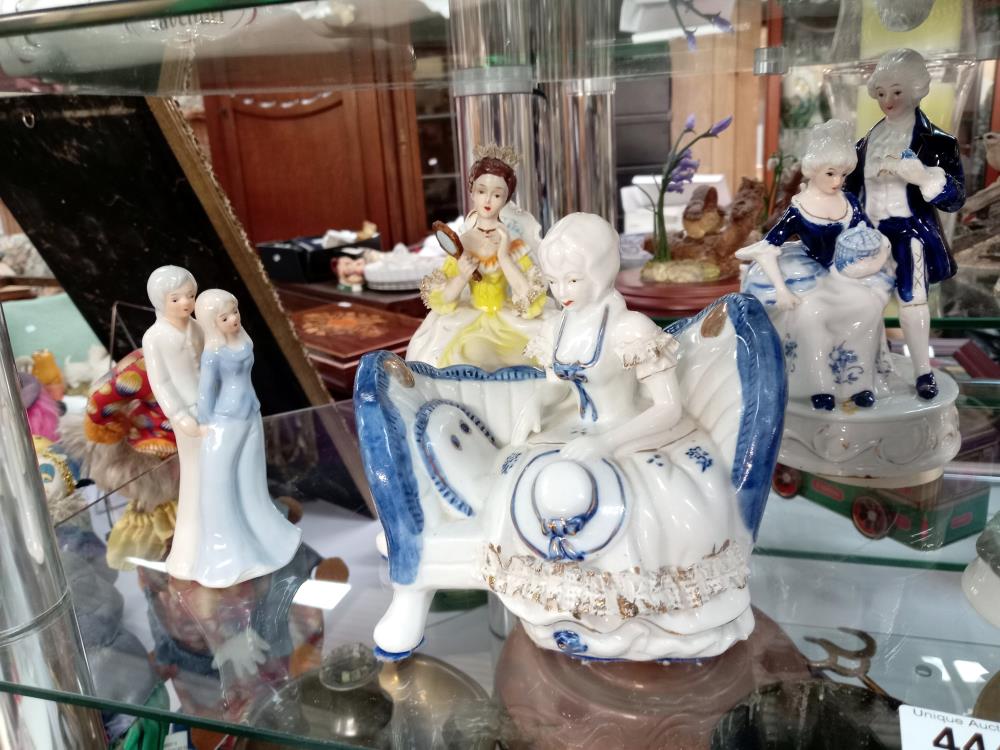 A quantity of blue & white plus other figures - Image 2 of 3