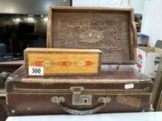 A small vintage case & 2 wooden items