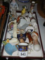 A mixed lot of figures and other ceramics.