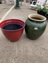 2 garden planters