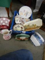 A mixed lot of ceramics.