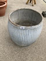 A dolly tub in good condition