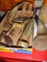 A mixed lot including horn items.