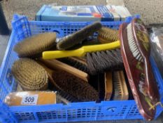 A quantity of bristle& other brushes
