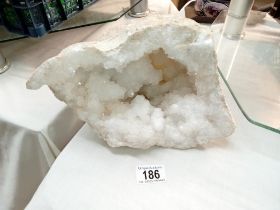 A 5.08kg quartz geode