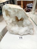 A 4.94kg quartz geode